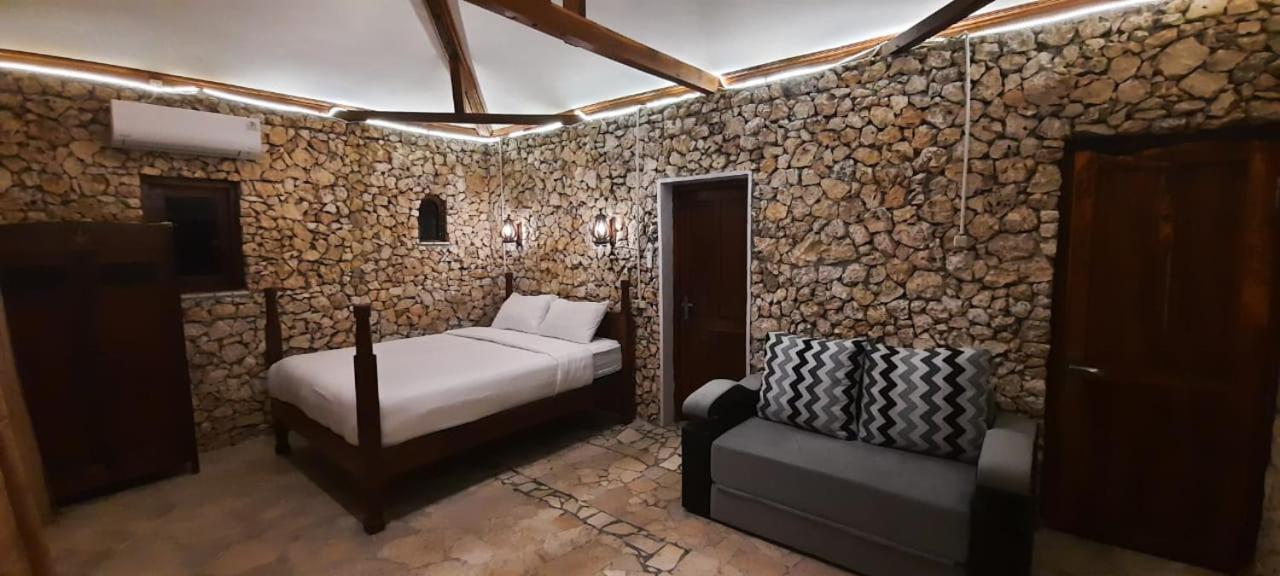 Edge Resort, Yogyakarta パラントゥリティス エクステリア 写真