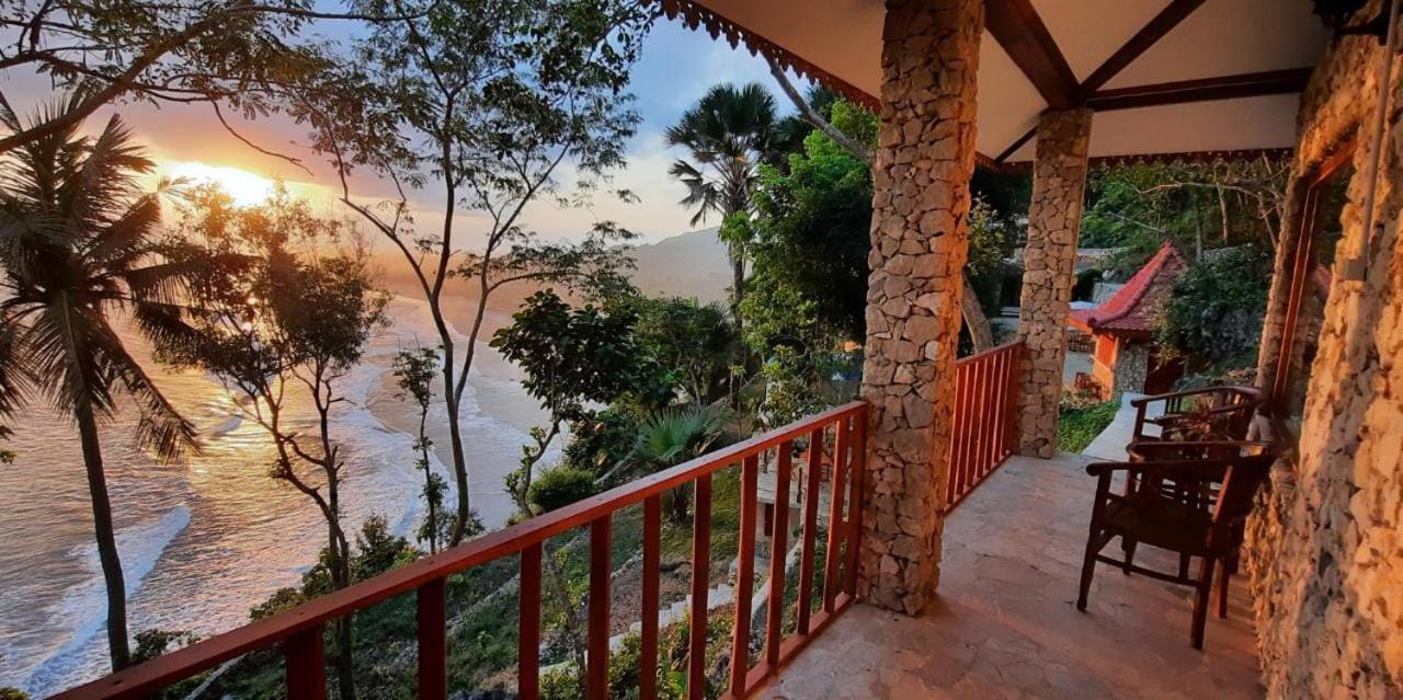 Edge Resort, Yogyakarta パラントゥリティス エクステリア 写真