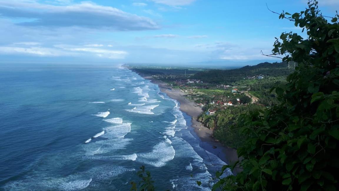 Edge Resort, Yogyakarta パラントゥリティス エクステリア 写真