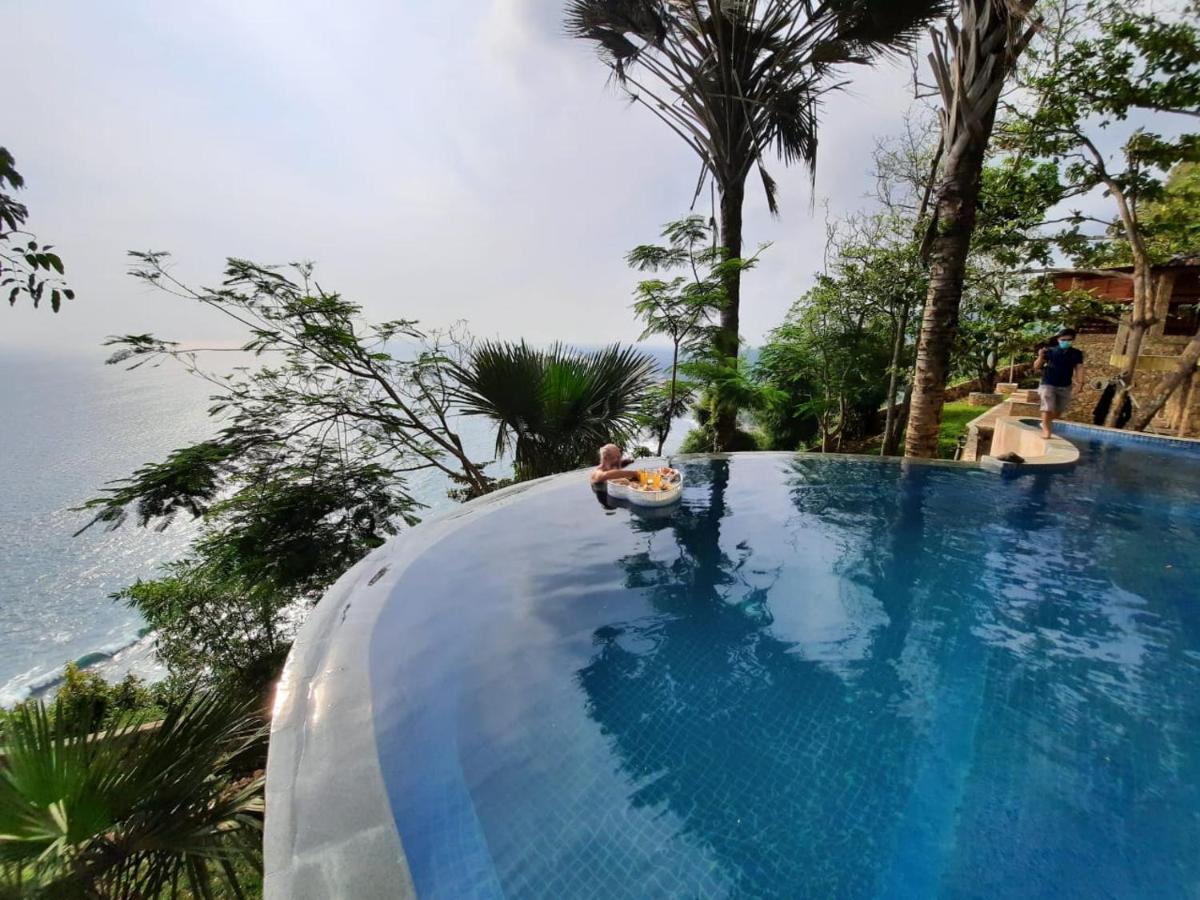 Edge Resort, Yogyakarta パラントゥリティス エクステリア 写真