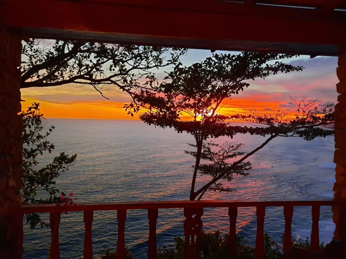 Edge Resort, Yogyakarta パラントゥリティス エクステリア 写真