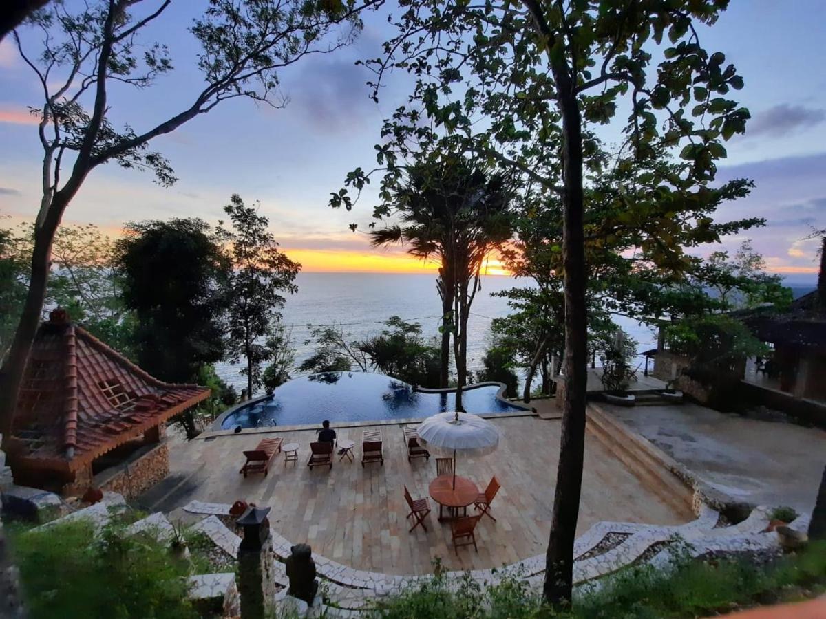 Edge Resort, Yogyakarta パラントゥリティス エクステリア 写真